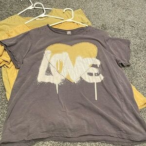 Magnolia Pearl love, heart T-shirts and gray and on the back I love you so much